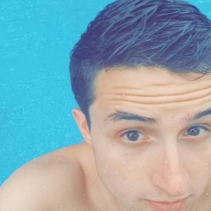 Meet your Posher, Dakota